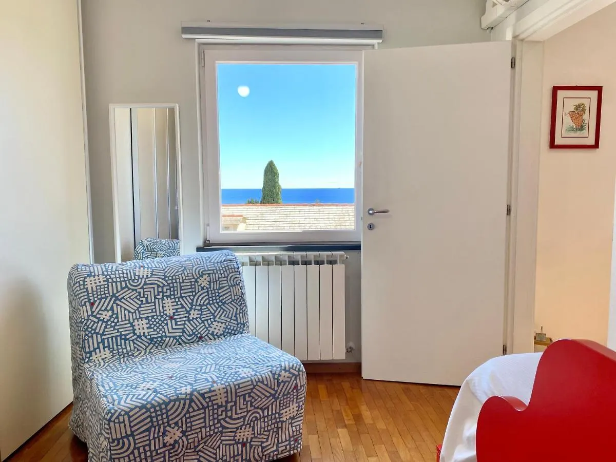 Casaviva - Lovely Seaview Trilo In Genova Nervi contacts